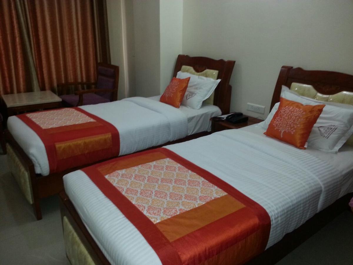 Hotel Shrivalli Residency Chennai Exterior photo