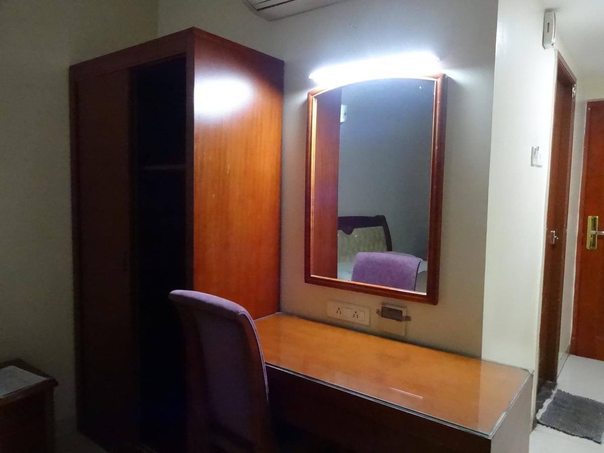Hotel Shrivalli Residency Chennai Exterior photo