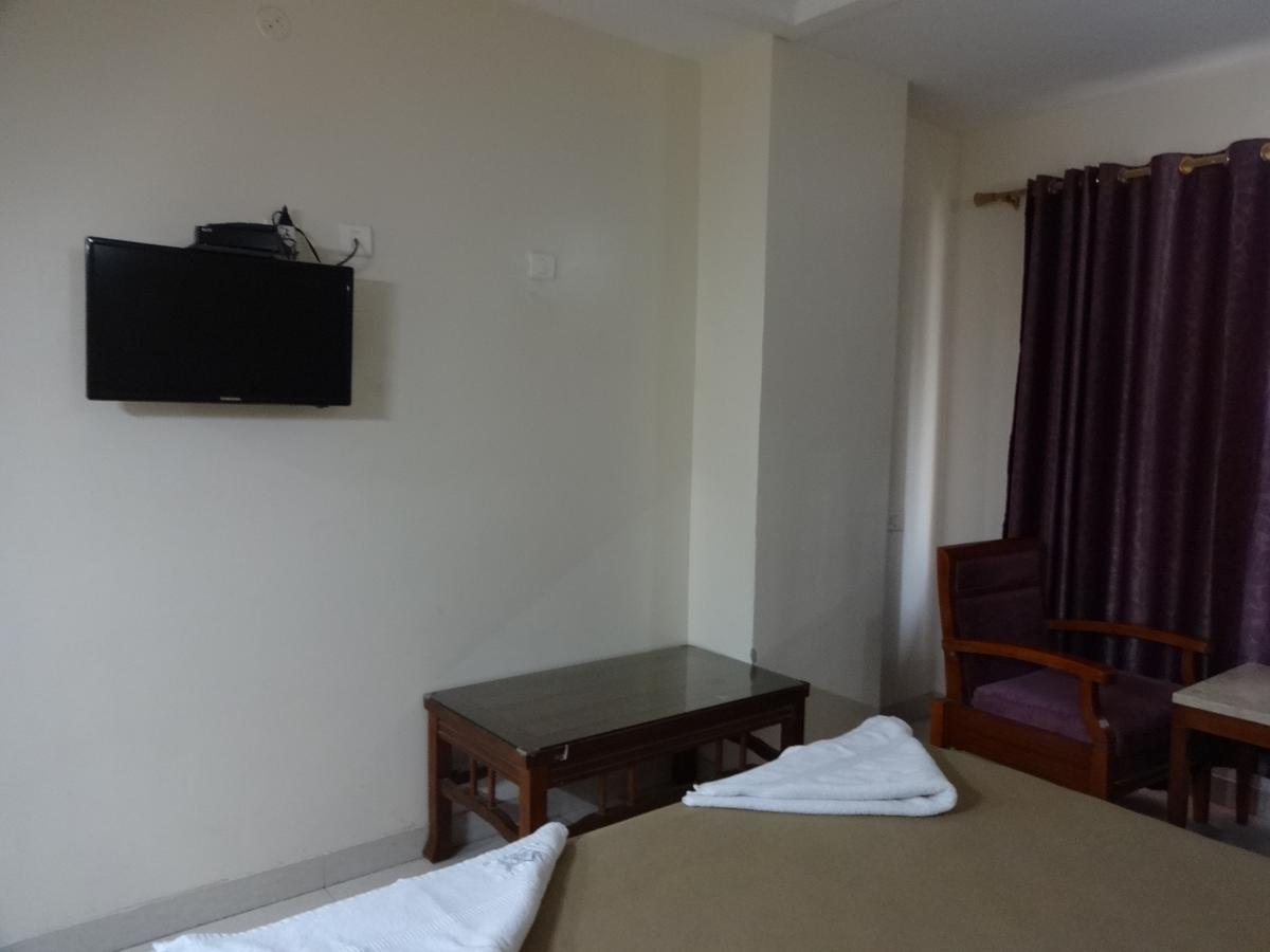 Hotel Shrivalli Residency Chennai Exterior photo